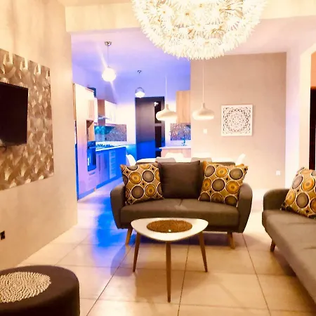 Luxury Westwood Apartment+Pool